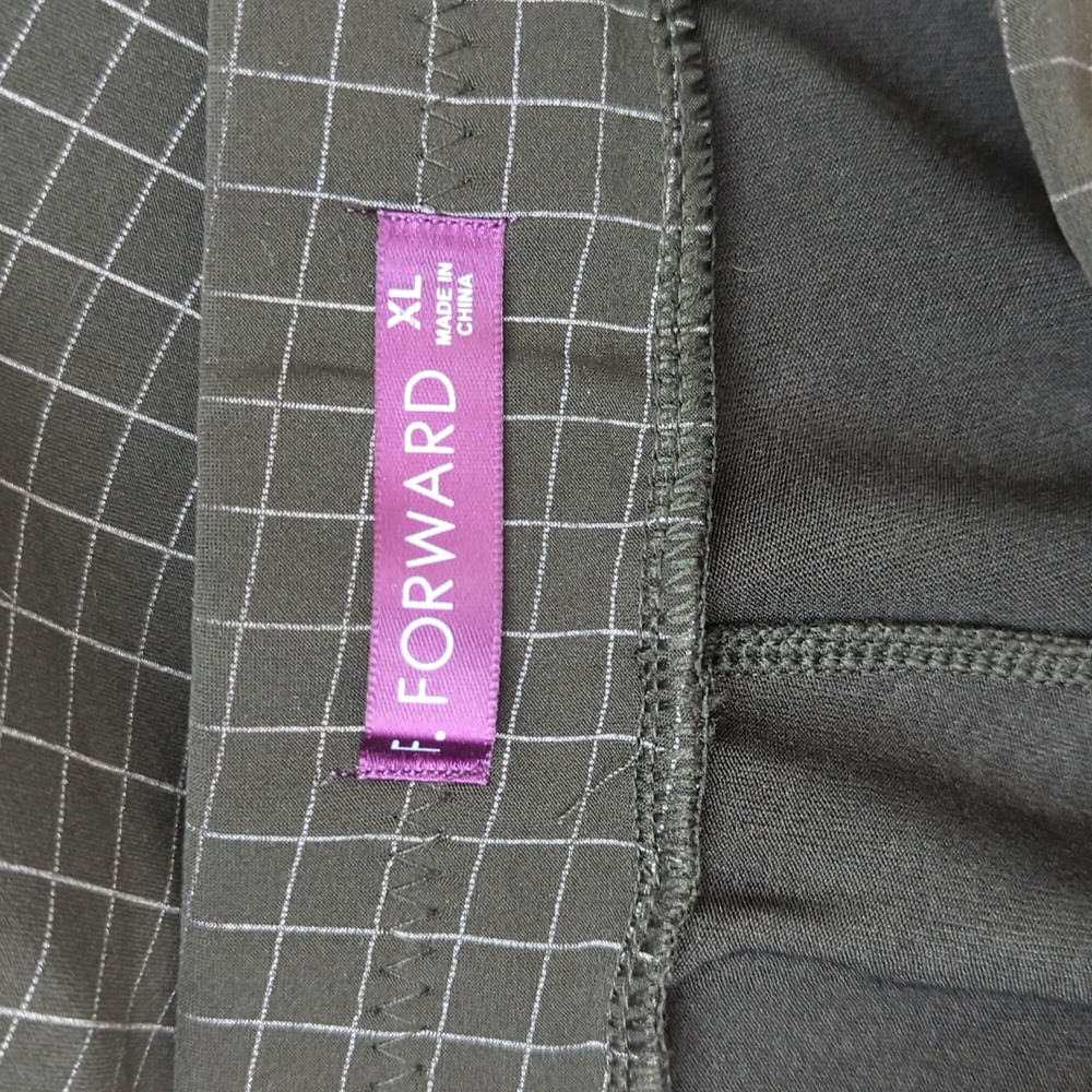 Pants - Picture 5 of 6